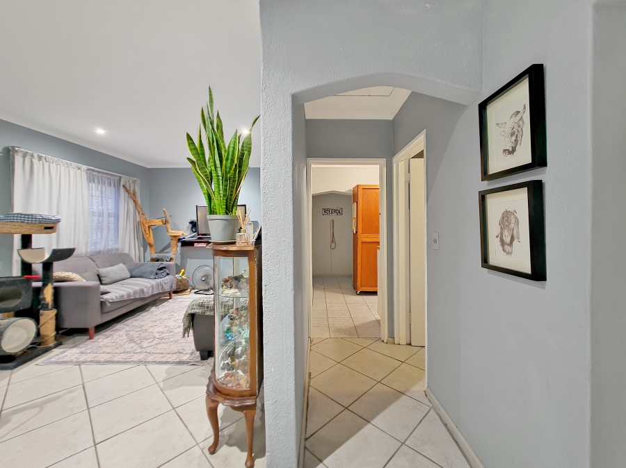 4 Bedroom Property for Sale in Sunridge Western Cape